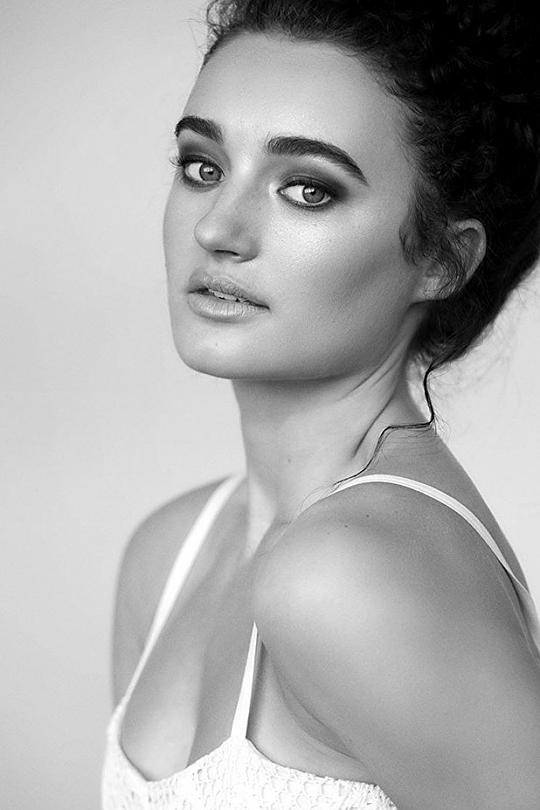 凯利·麦克 Kelley Mack照片