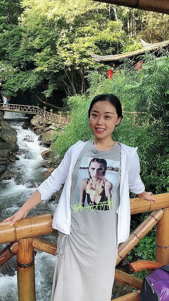 杨莉 Julie照片