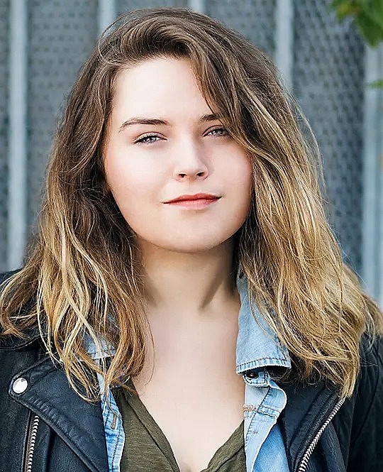 莉莉·梅·哈灵顿 Lily Mae Harrington照片