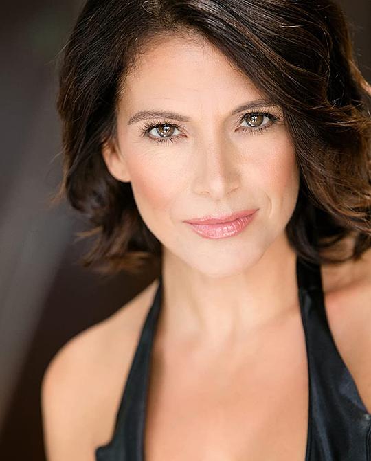 达拉·德尔加多 Darla Delgado照片