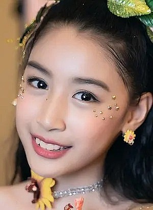 苏帕甘·鹏哲拉 Supapat Phoncharoenrat照片