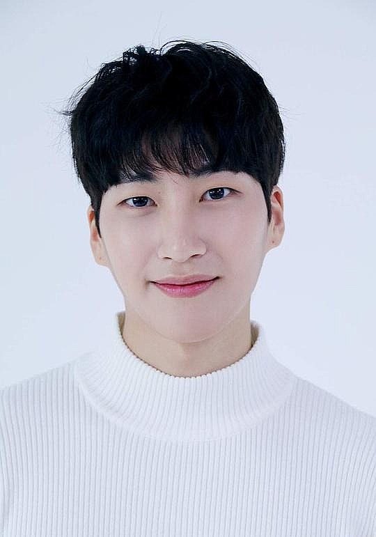 郑秀焕 Soo-hwan Jung照片