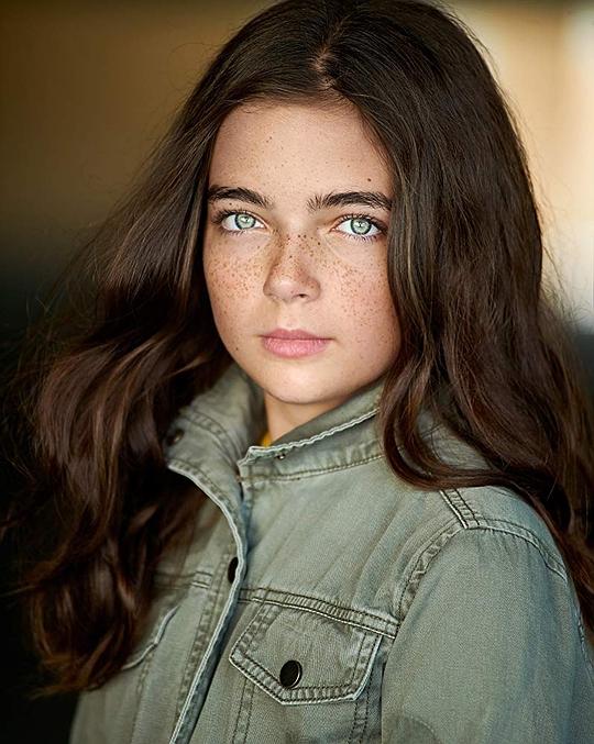 塔根·伯恩斯 Taegen Burns照片