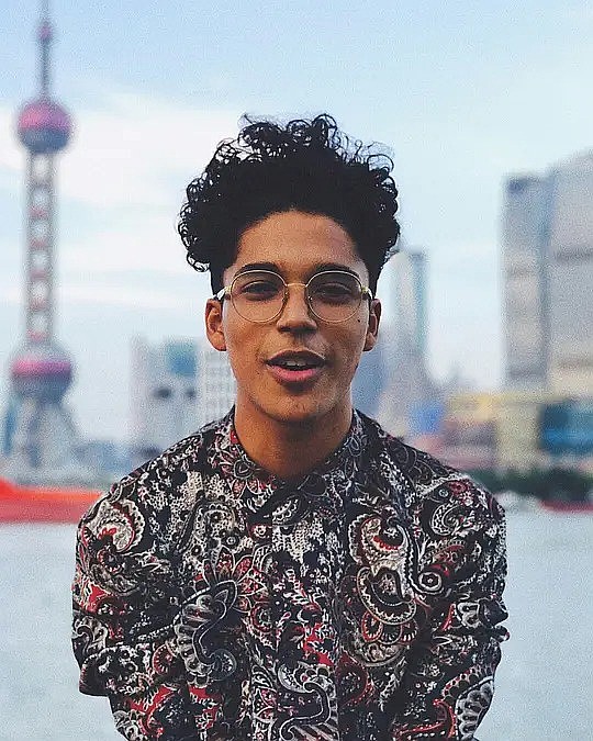 本尼·埃马纽埃尔 Benny Emmanuel照片