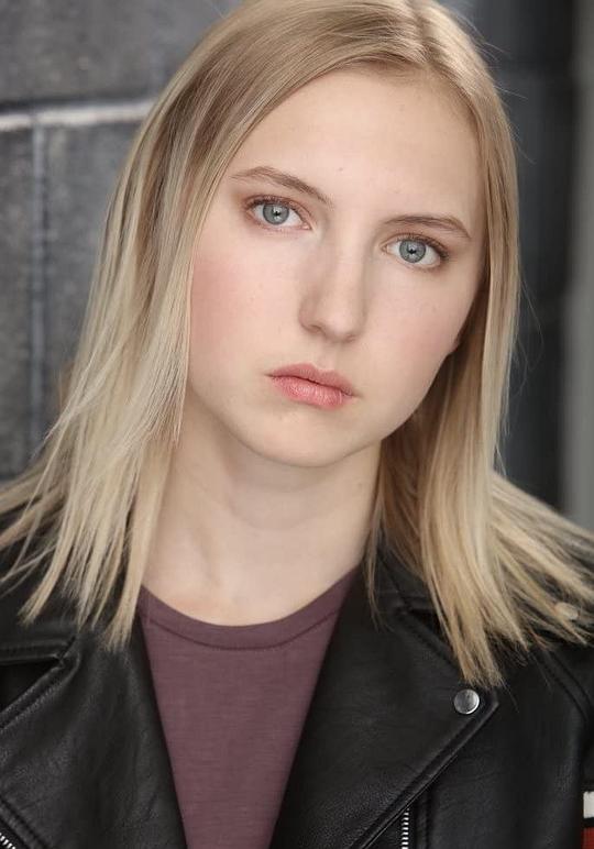 肯纳迪·克拉克 Kenadee Clark照片