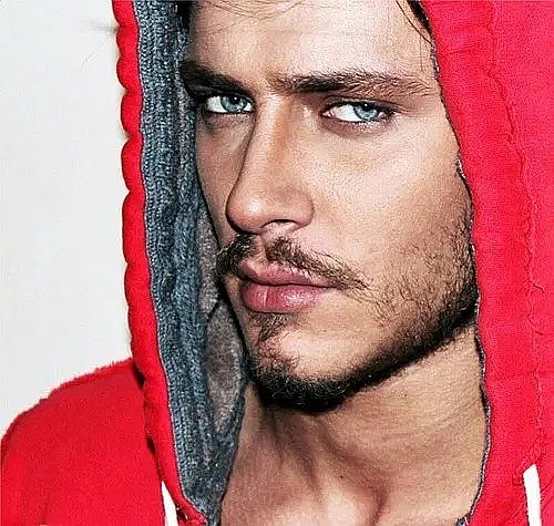 Burak Çelik照片