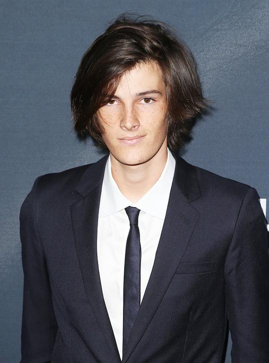 迪伦·布鲁斯南 Dylan Brosnan照片