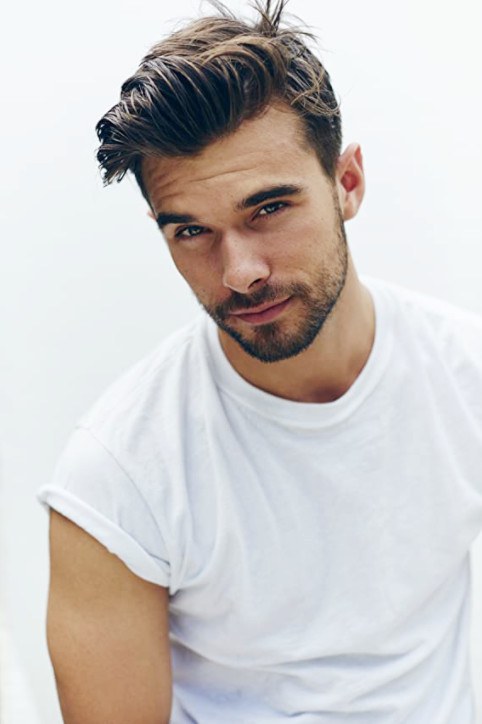 乔什·斯维克卡德 Josh Swickard照片