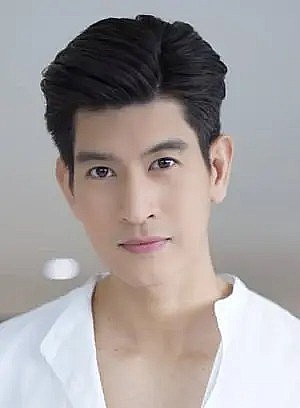帕塔拉布特·金努库尔 Pattarabut Kiennukul照片