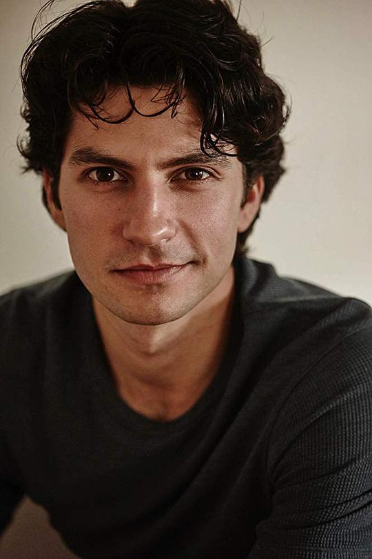 乔治·科斯图罗什 George Kosturos照片