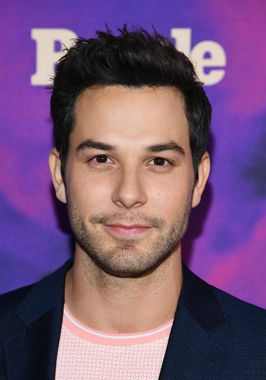 斯盖拉·阿斯丁 Skylar Astin照片