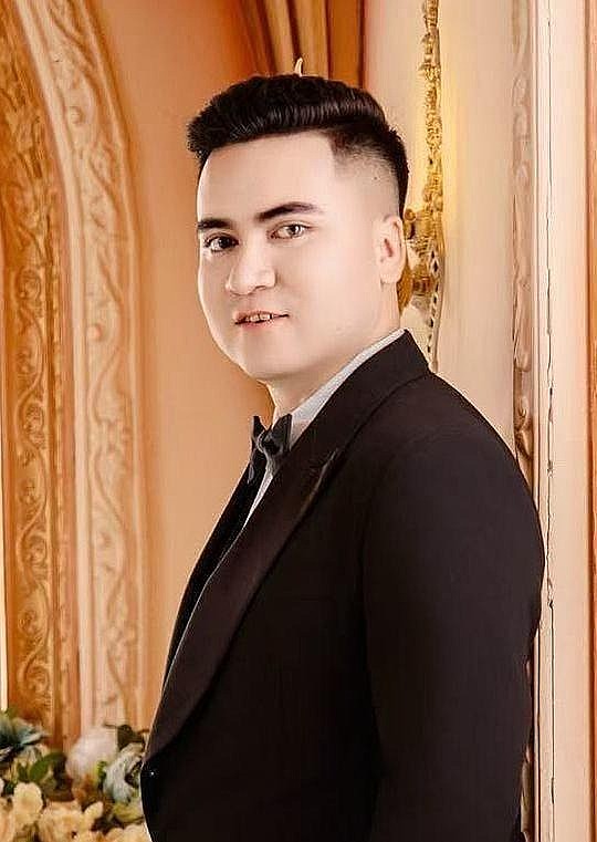 阿力普·吾普尔照片