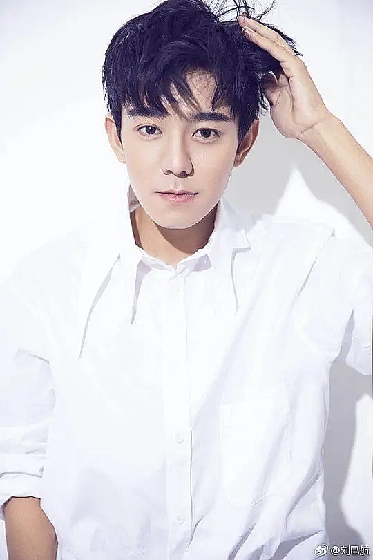 刘一宏 Yihong Liu照片
