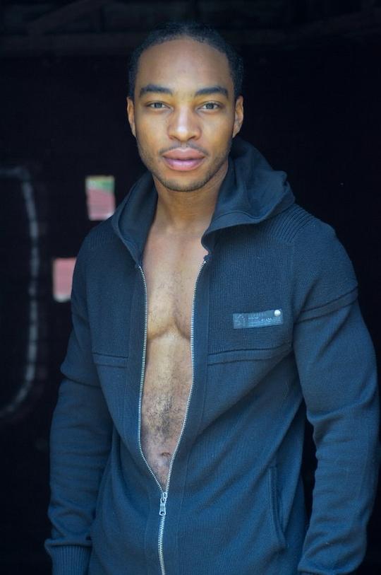 雷内尔·吉布斯 Renell Gibbs照片