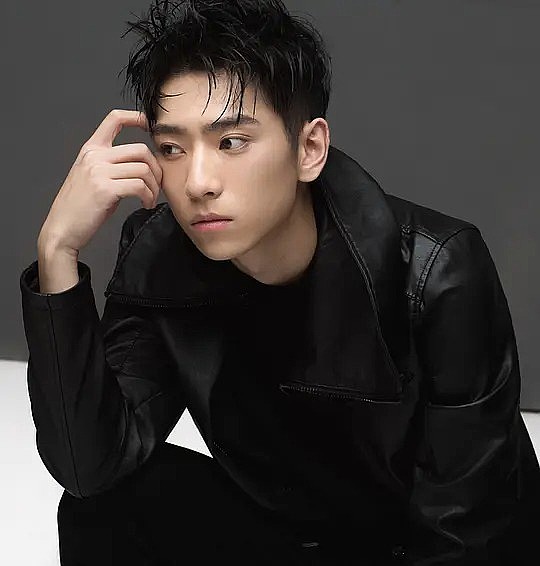 江鹏 Peng Jiang照片