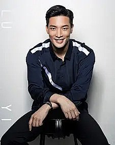 卢易 Yi Lu照片