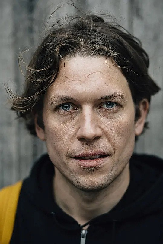 西蒙·斯塔伦海格 Simon Stålenhag照片