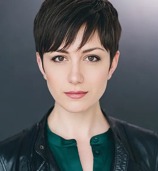 安娜·道格拉斯 Anna Douglas照片