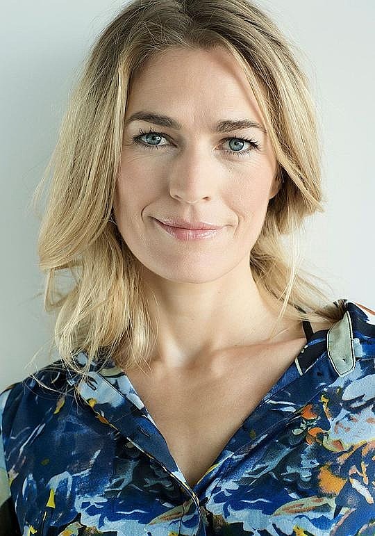 劳拉·巴赫 Laura Bach照片