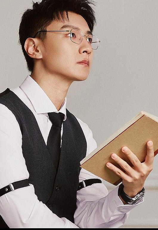 王青 Qing Wang照片