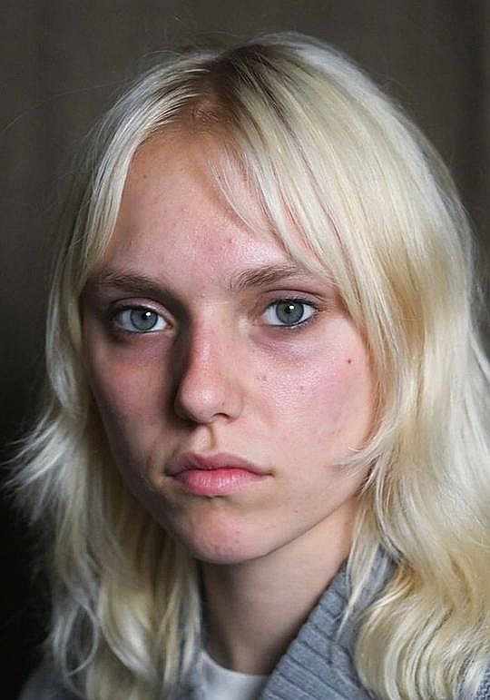 诺埃米·尼可莱森 Noemi Nicolaisen照片