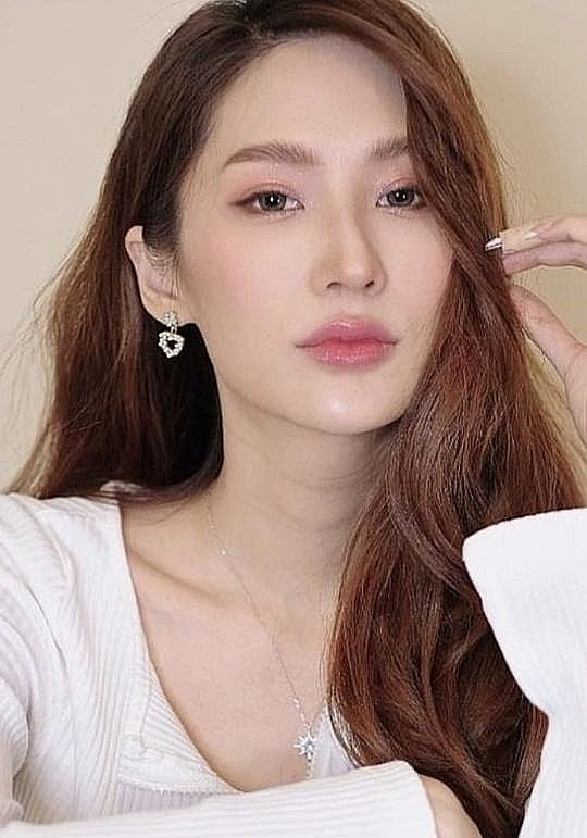 茜琳·可吉安 Sirin Kohkiat照片