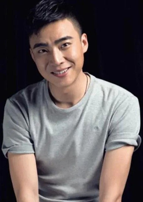 杨鹤云 Heyun Yang照片