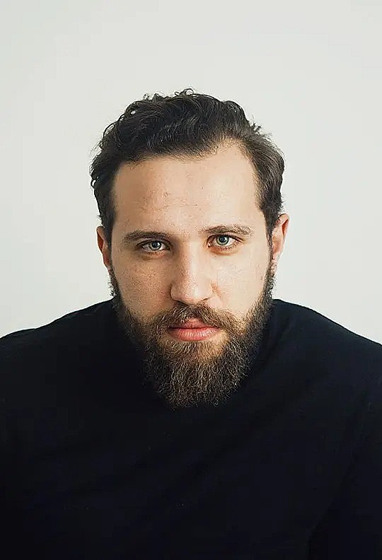 Jonatan Qahoush照片
