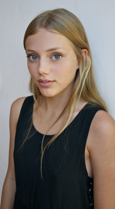 格瑞思·范·迪恩 Grace Van Dien照片