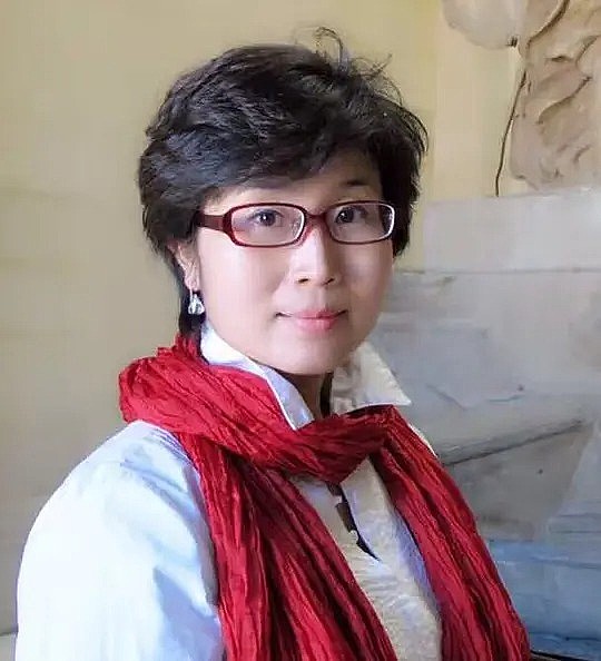 颜芳 Fang Yan照片