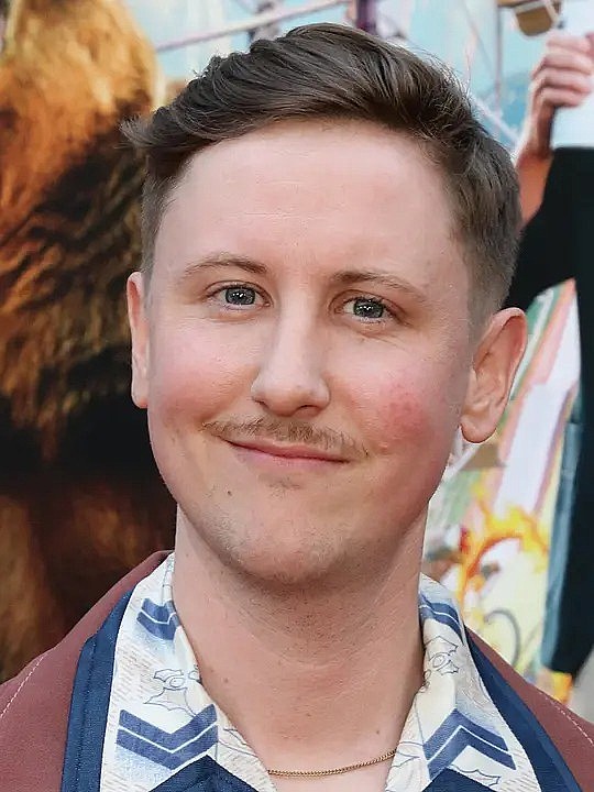 约翰尼·彭伯顿 Johnny Pemberton照片