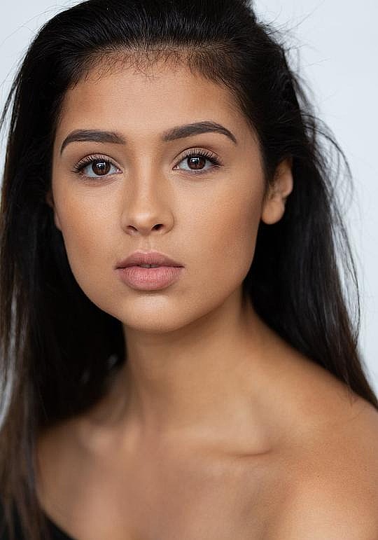 扎迪亚·坎贝尔-戴维斯 Zadeiah Campbell-Davies照片