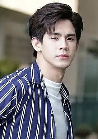 协塔朋·弘奇提功 Scott Sattapong Hongkittikul照片