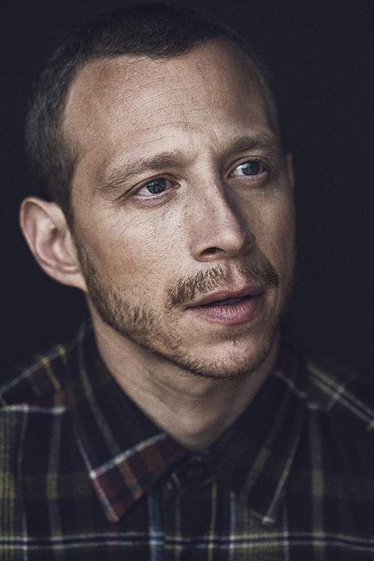 麦卡·霍普特曼 Micah Hauptman照片