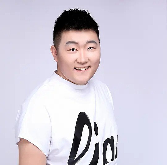 大辉照片