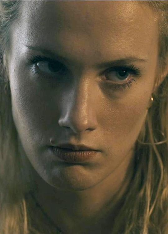 Abi Casson Thompson照片