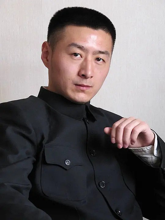 侯一滨 Yibin Hou照片