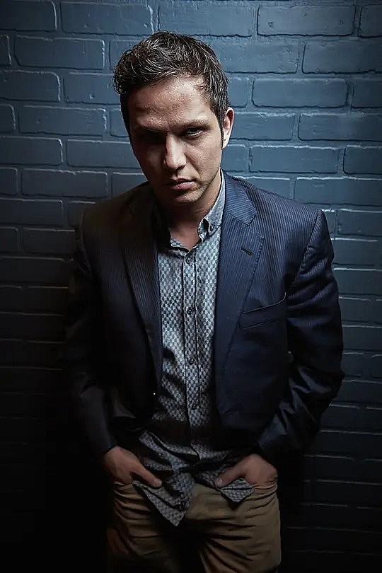 艾德里安·兰德龙 Adrian Ladron照片