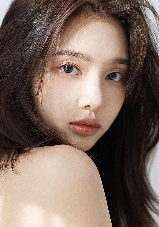 李素律 Lee So Yul照片