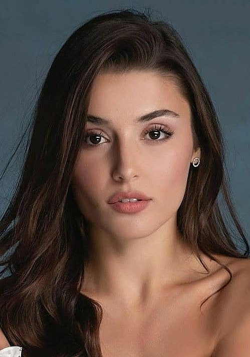 汉黛·埃塞尔 Hande Erçel照片