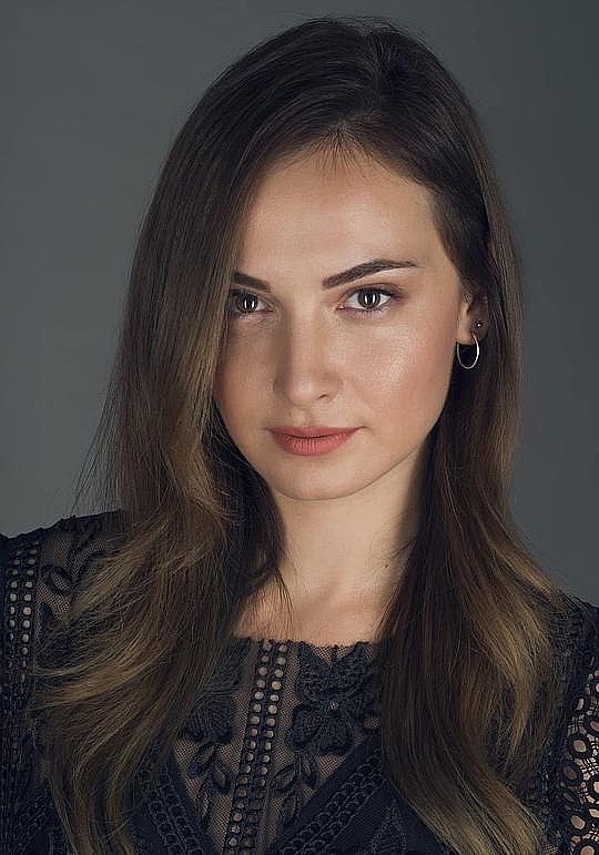 巴萨克·古穆尔辛里奥格鲁 Basak Gümülcinelioglu Çitanak照片