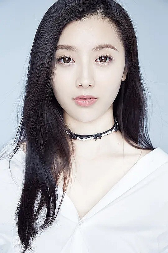 胡樱子 Yingzi Hu照片