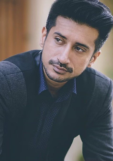 阿西姆·阿巴西 Asim Abbasi照片
