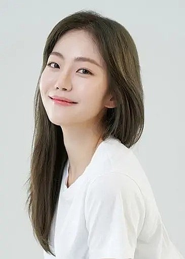 韩成妍 Han Seong-yeon照片