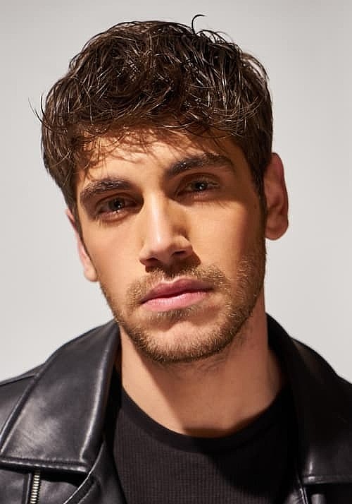 埃姆雷·贝伊 Emre Bey照片