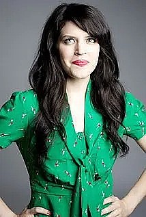 Emily Axford照片
