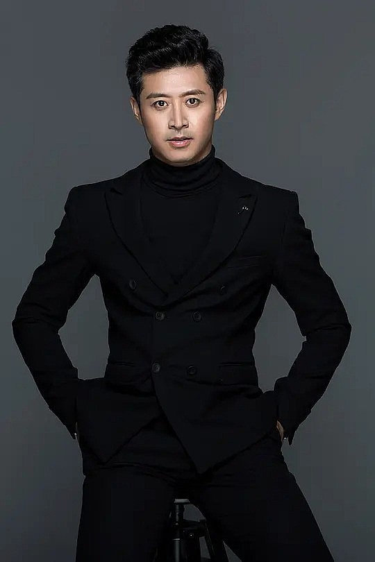 李靓 Liang Li照片