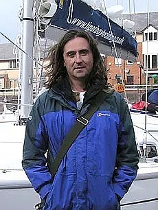 尼尔·奥利弗 Neil Oliver照片