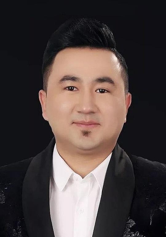 帕尔哈提·艾尼 Perhat Gheni照片