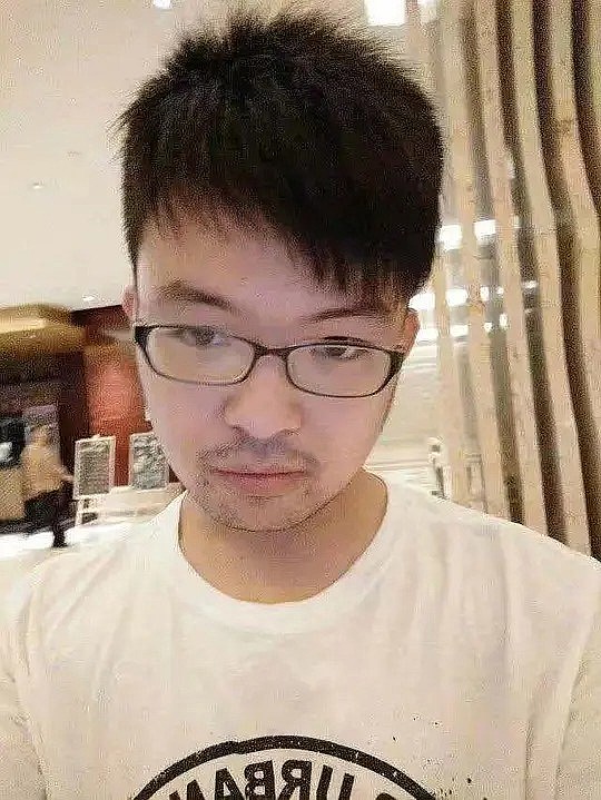 崔志昂照片